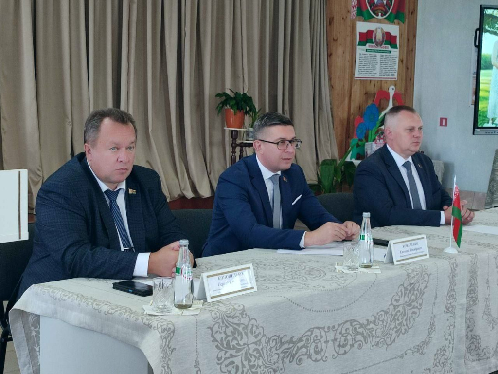 photo_5443081542952941699_y (2).jpg